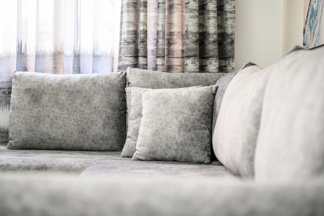 Miku Apartment-City Walk 1Bd Stylish Apartment 티라나 외부 사진