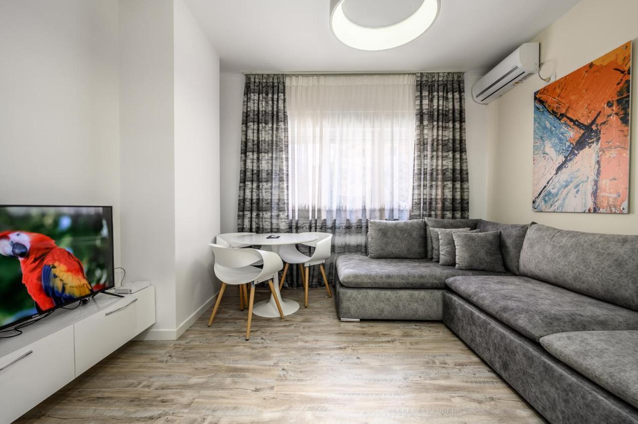 Miku Apartment-City Walk 1Bd Stylish Apartment 티라나 외부 사진