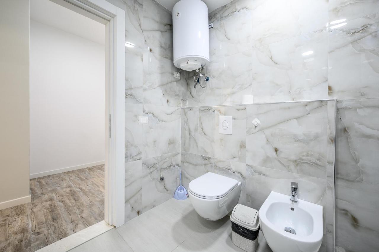 Miku Apartment-City Walk 1Bd Stylish Apartment 티라나 외부 사진
