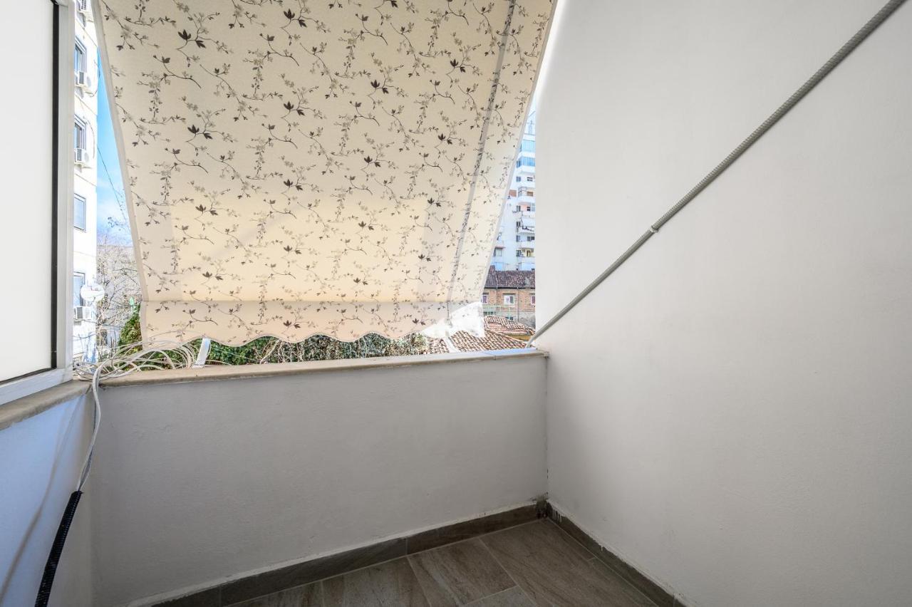 Miku Apartment-City Walk 1Bd Stylish Apartment 티라나 외부 사진
